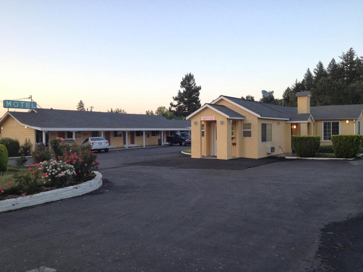 Edgewood Motel Willits Buitenkant foto